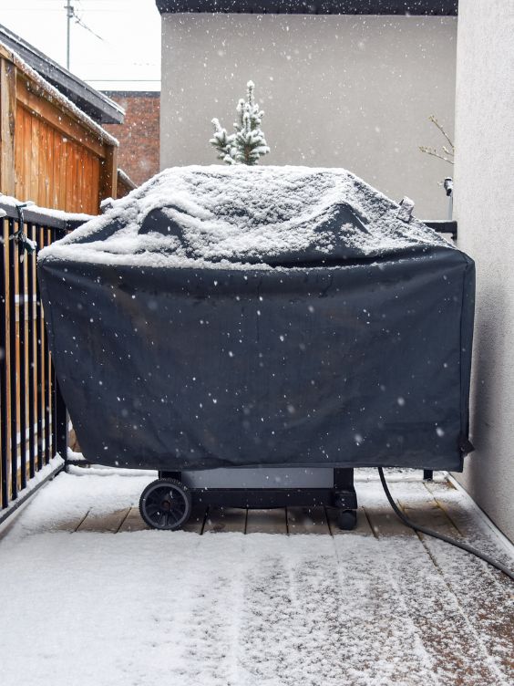 housse de protection pour barbecue sous la neige - visiondeco